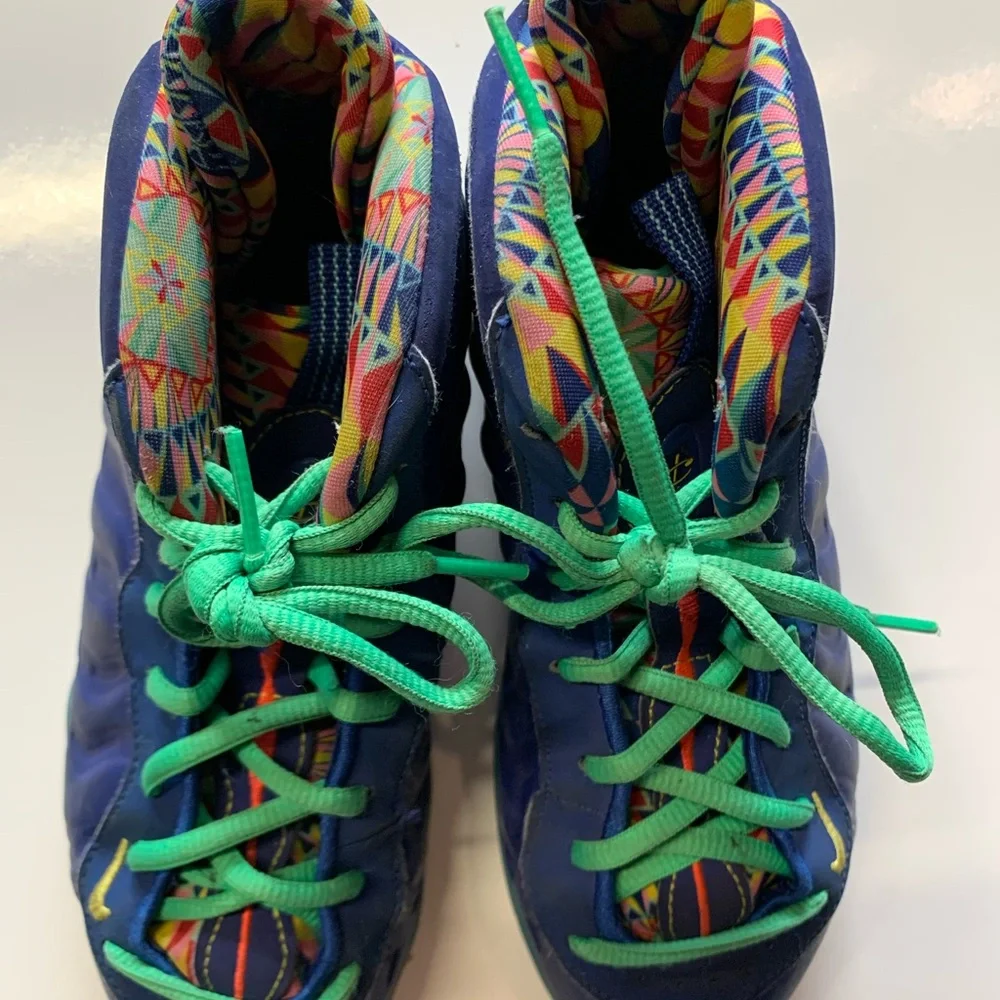 Vibrant Blue Kids Shoes with Green Laces size 3y unisex